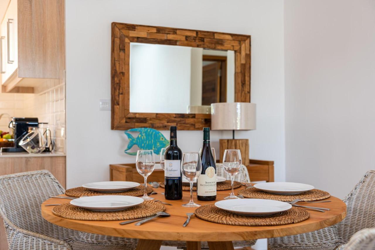 West Wood Holiday Apartment, C6 - Flic En Flac With Pool At A Quiet Location, Beautifully Decorated And Close To The Beach Exteriör bild